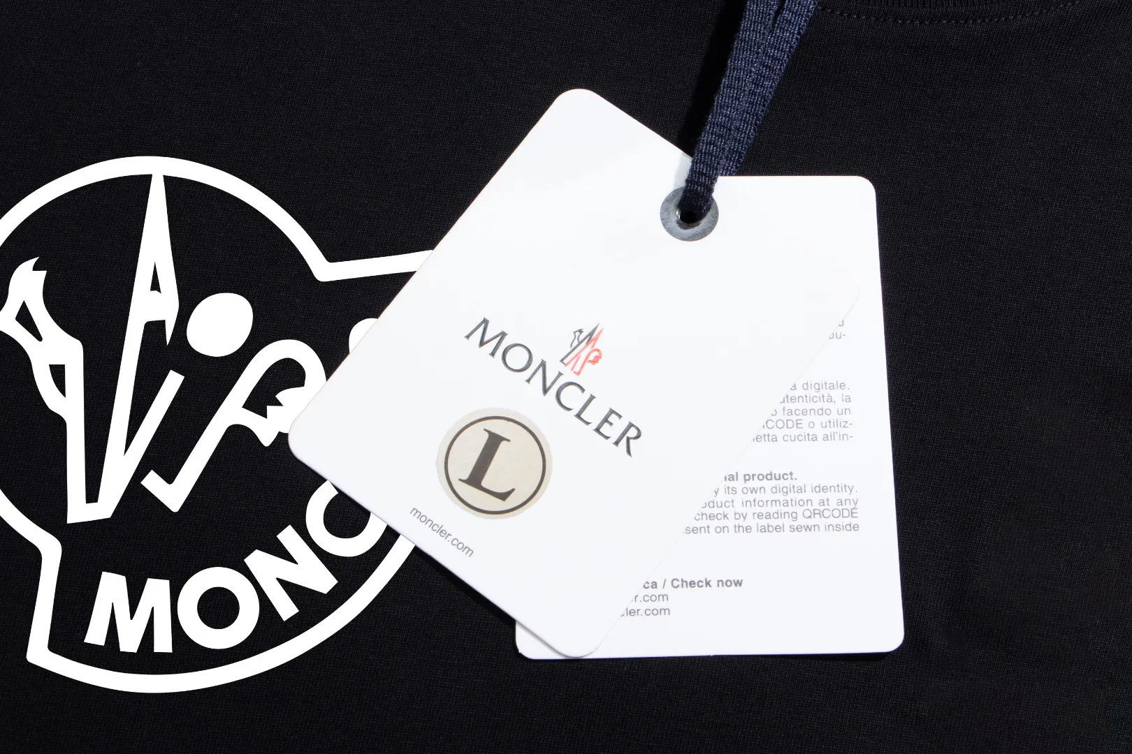 Quality《Moncler~ 》2024New Arrival T , Versatile Quality . ‼ 32 250G ‼ T 🤪 Sizes：S-M-L-XL-2XL ：Black White 、 Same Style